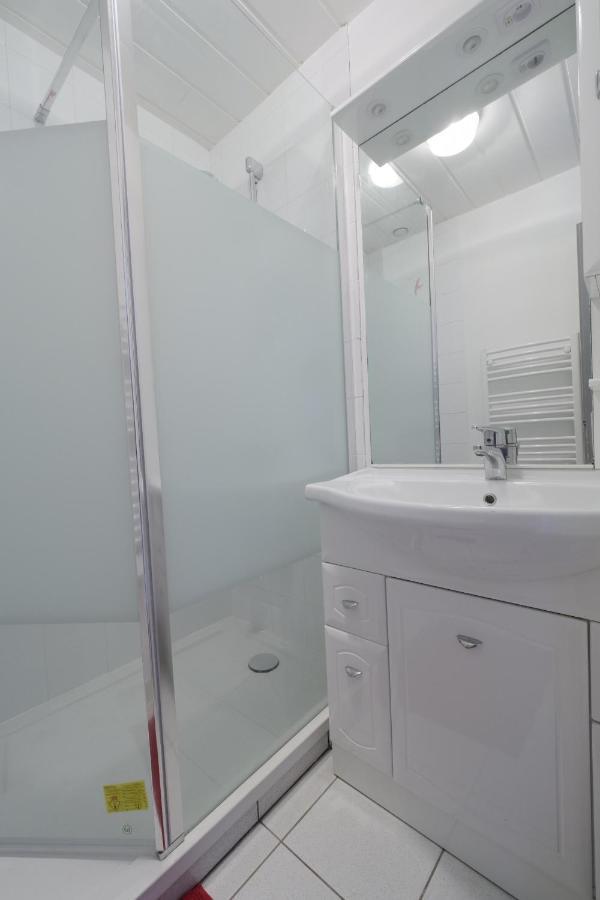Un Appartement Sur La Marina De St-Gilles 생 질 크루아 드 비 외부 사진