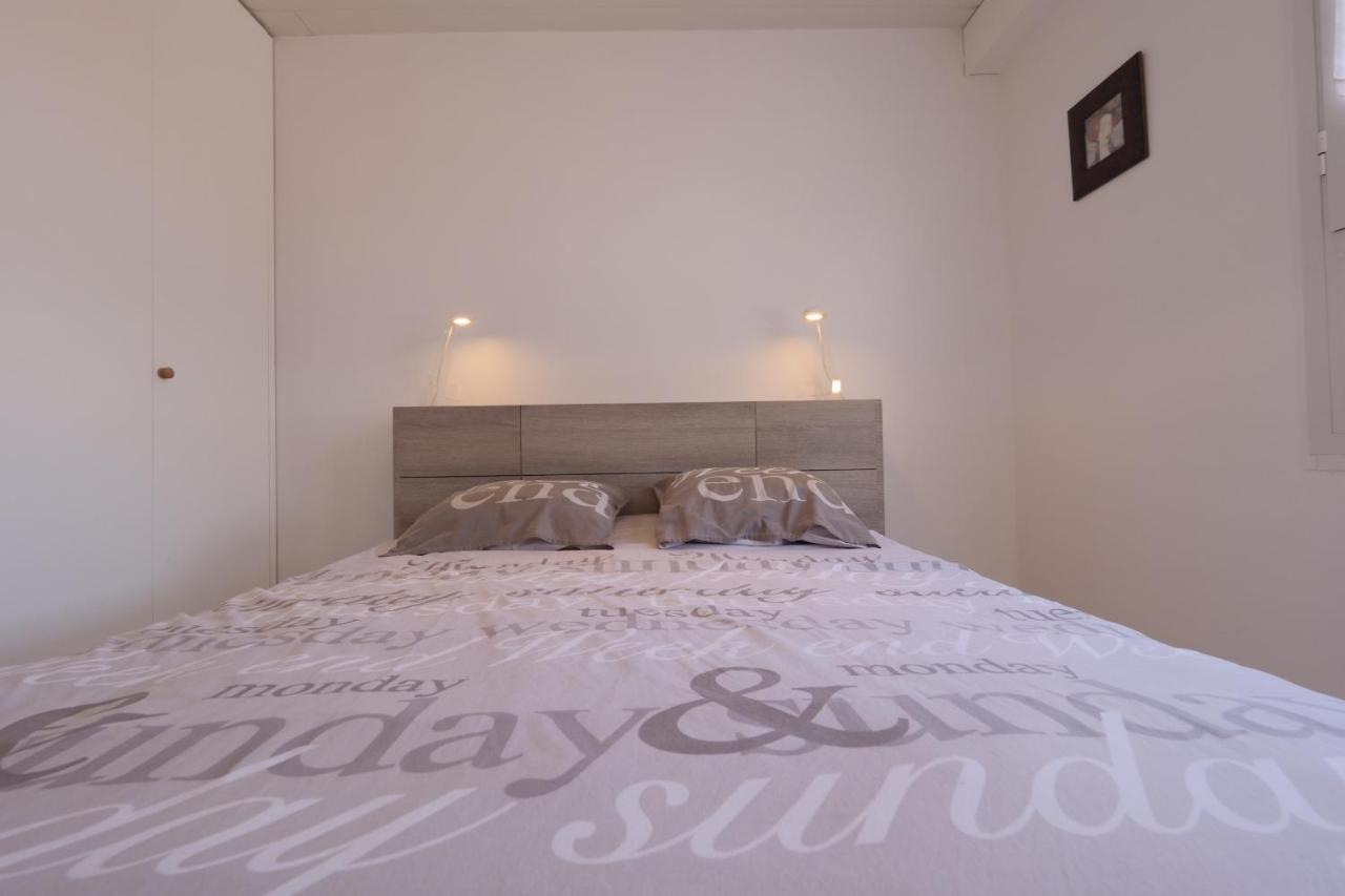 Un Appartement Sur La Marina De St-Gilles 생 질 크루아 드 비 외부 사진