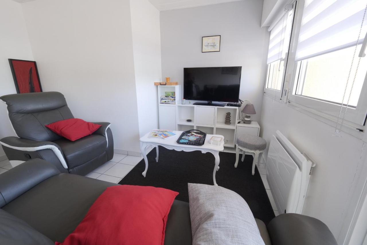 Un Appartement Sur La Marina De St-Gilles 생 질 크루아 드 비 외부 사진
