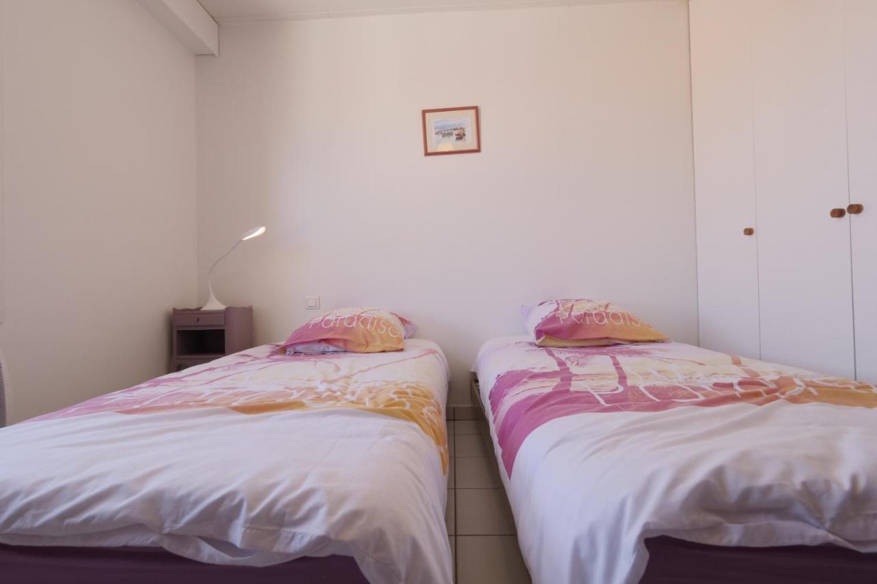 Un Appartement Sur La Marina De St-Gilles 생 질 크루아 드 비 외부 사진