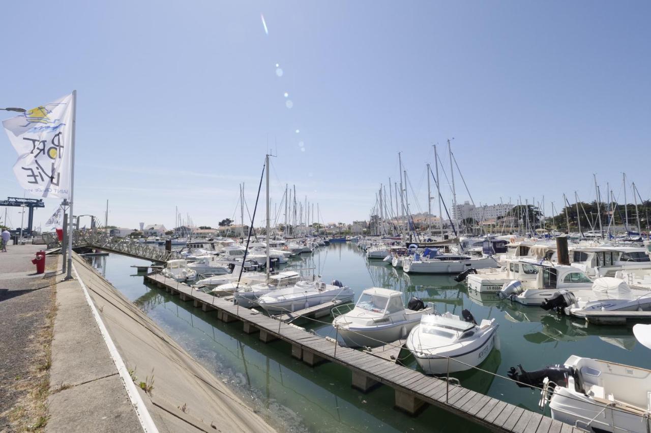 Un Appartement Sur La Marina De St-Gilles 생 질 크루아 드 비 외부 사진