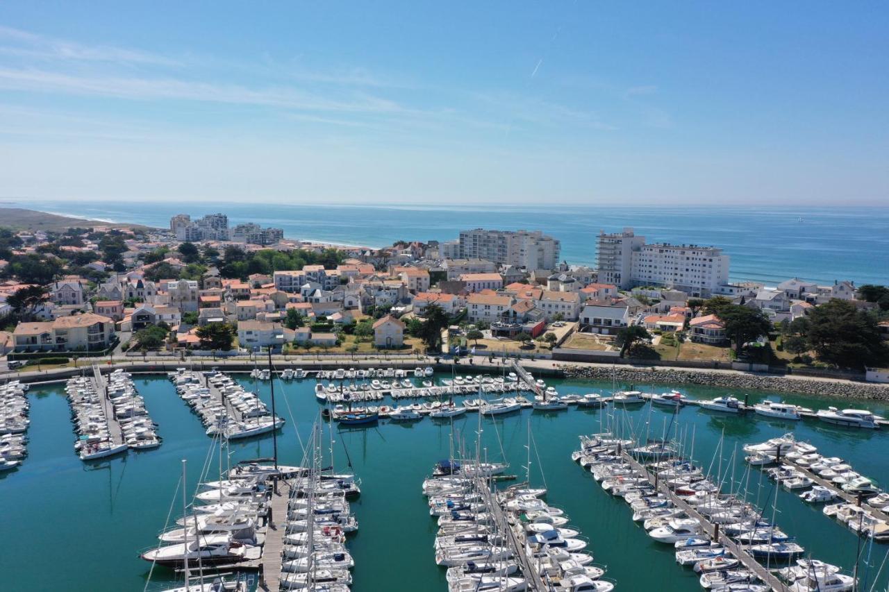 Un Appartement Sur La Marina De St-Gilles 생 질 크루아 드 비 외부 사진